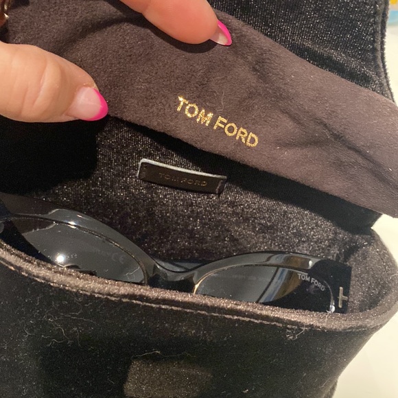 Tom ford Anoushka cat eye sunglasses. Great condition. - Picture 8 of 8